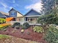 Building Photo - 160 E Soderberg Rd