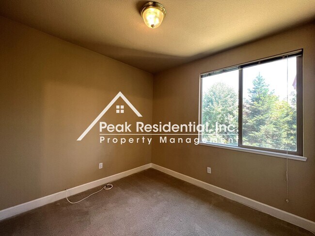 Building Photo - Spacious Anatolia 6bd/3.5ba Home with 5 Car Garage