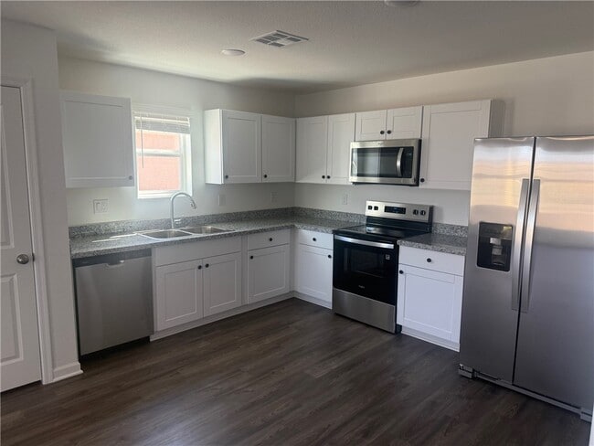Building Photo - 2423 Vista del Oro