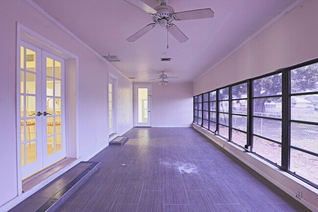 Building Photo - North Fort Myers Single Family Home AVAILABLE NOW