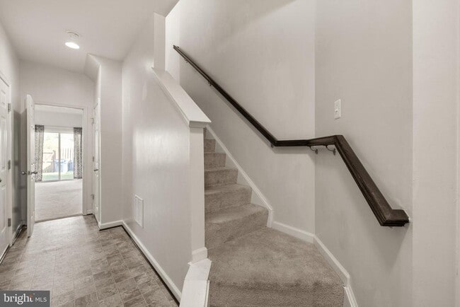 Building Photo - 111 Rotunda Dr