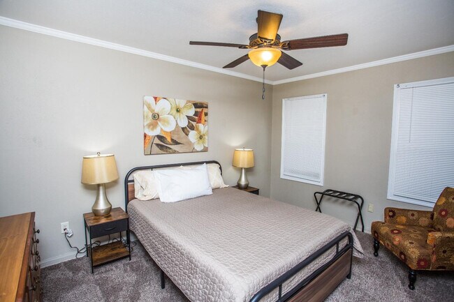 Building Photo - 2418 23rd St