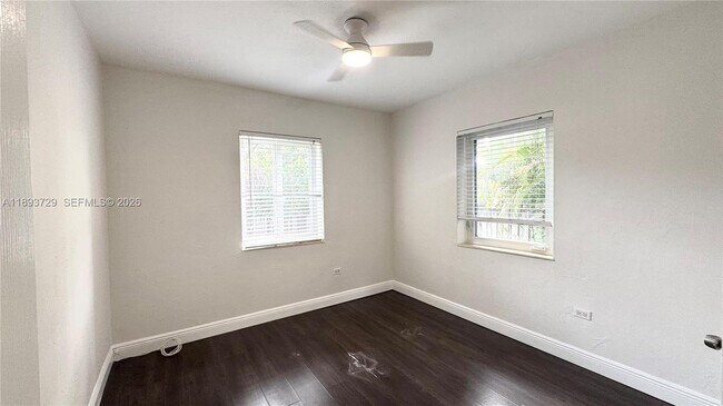 Building Photo - 11105 NE 9th Ave