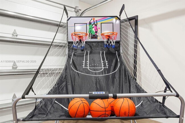 Building Photo - 3540 NE 28th Ave