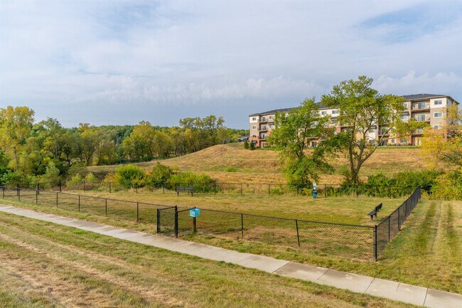 Building Photo - 8350 Cascade Ave