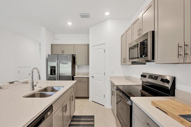 Building Photo - 15032 Cuzcorro Ct