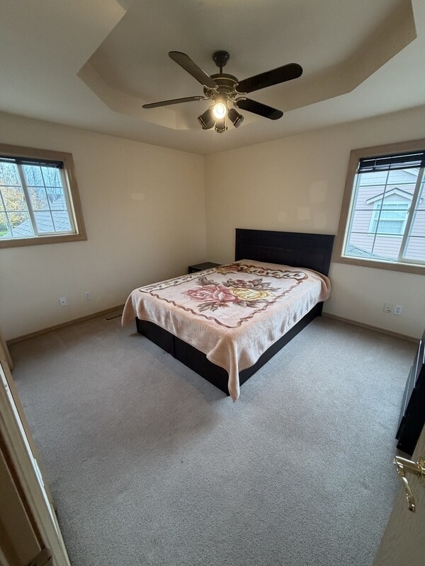 Building Photo - 700 Sunrise Dr