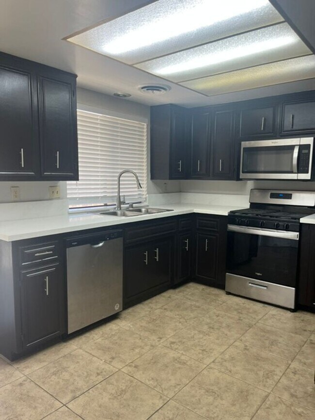 Building Photo - 7613 Quailwood Dr