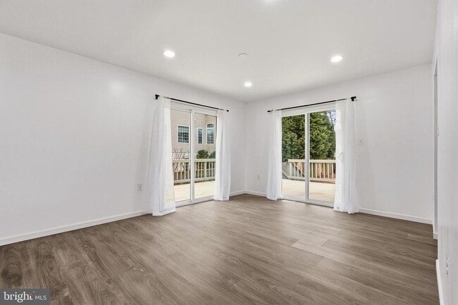 Building Photo - 2146 Woodford Rd