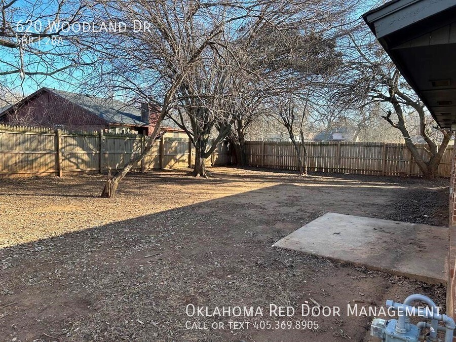 Building Photo - 620 Woodland Dr