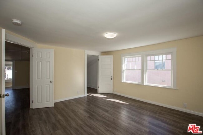 Building Photo - 1075 1/2 Leighton Ave