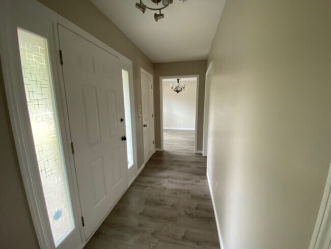 Building Photo - Welcome to this charming 3-bedroom, 2-bathroom home located in Ellerslie, GA