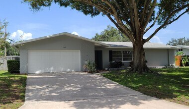 Building Photo - 1329 Fairfield Dr