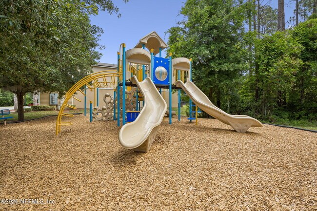 Building Photo - 470 Servia Dr