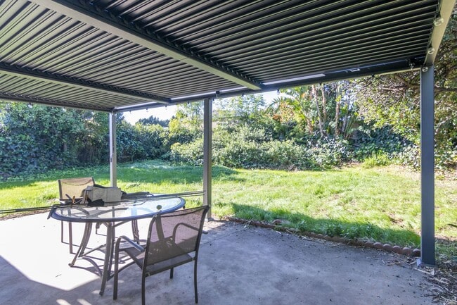 Building Photo - 9635 Gerald Ave