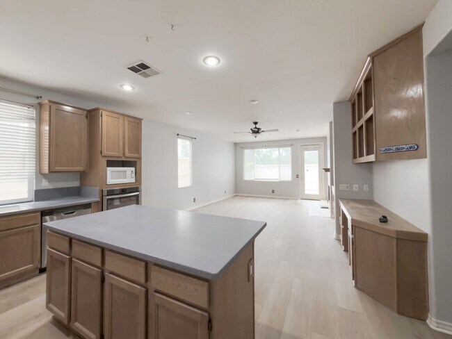 Building Photo - COMING SOON! Cute, Single Story Home For Rent In Temeku Hills!