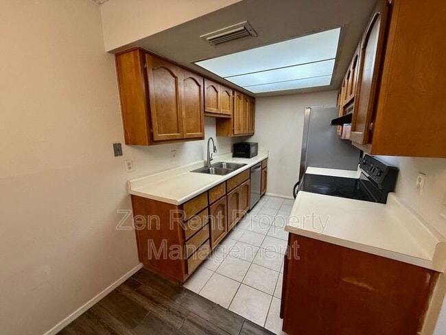 Building Photo - 286 W Palomino Dr