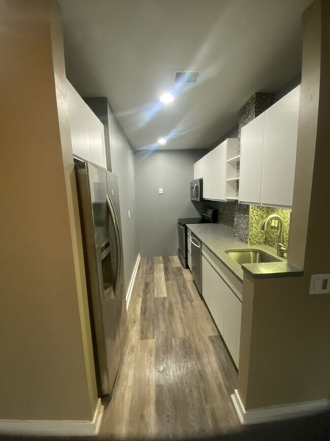 Building Photo - Gorgeous Canton Shipyard Studio w/ AC & Parking! Available 7/15