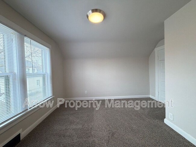 Building Photo - 2832 Dudley St