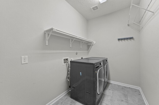Building Photo - 15335 Oakheath Colony Ln