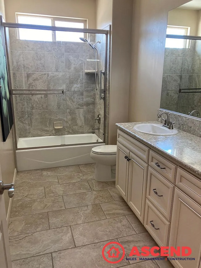 Building Photo - Beautiful 3 Bed, 2.5 Bath HOA Home with Fireplace & Modern Amenities