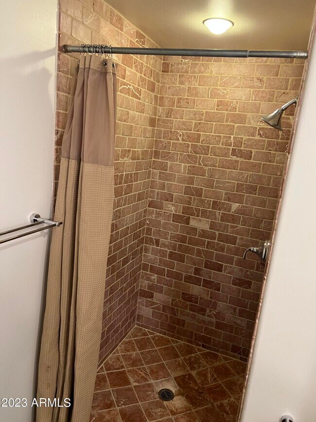 Building Photo - 4420 N 46th Pl