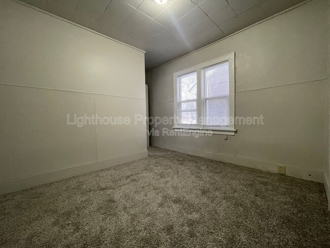 Building Photo - 232 E Lincoln Ave
