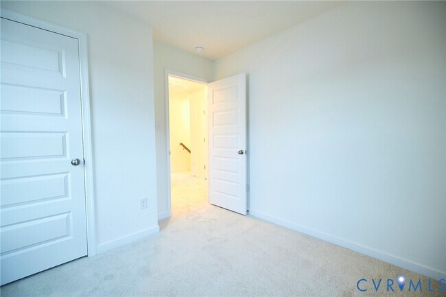 Building Photo - 240 Greenpark Rd