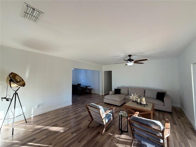 Building Photo - 2436 Oak Mill Dr