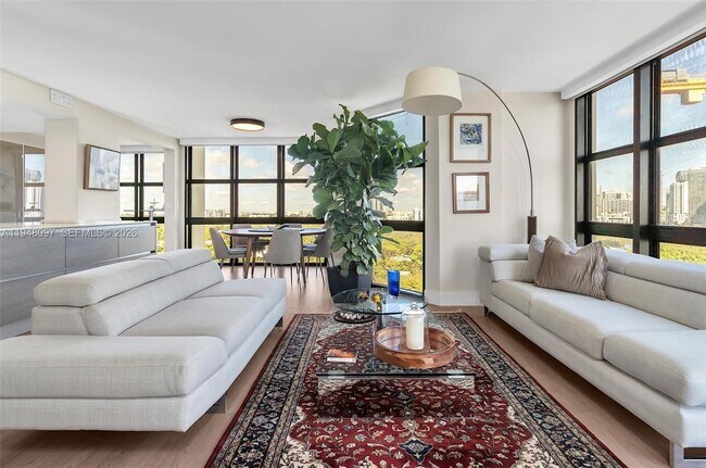 Building Photo - 1865 Brickell Ave