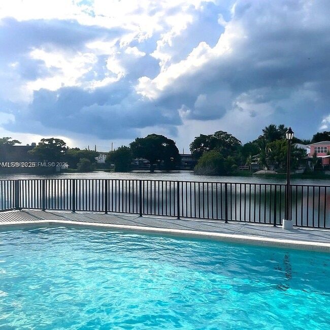 Building Photo - 1335 W 68th St