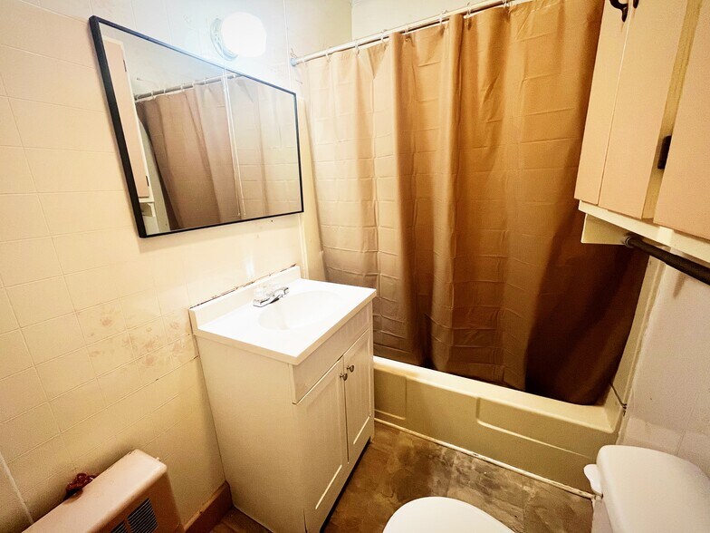 bathroom - 212 Westwood Dr