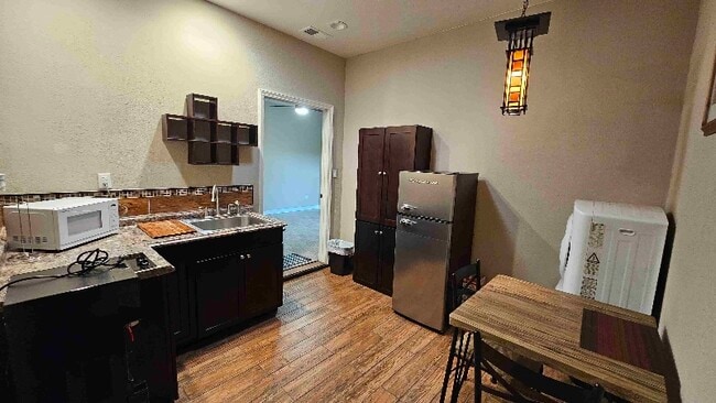 Building Photo - 27964 Mead Ct