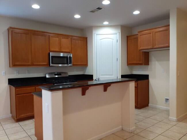 Building Photo - 769 Embassy Cir