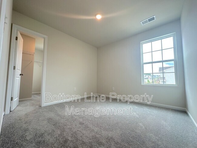 Building Photo - 5336 Small St