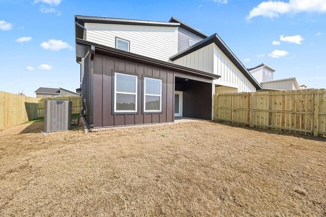 Building Photo - 1801 SW Poigai Wy