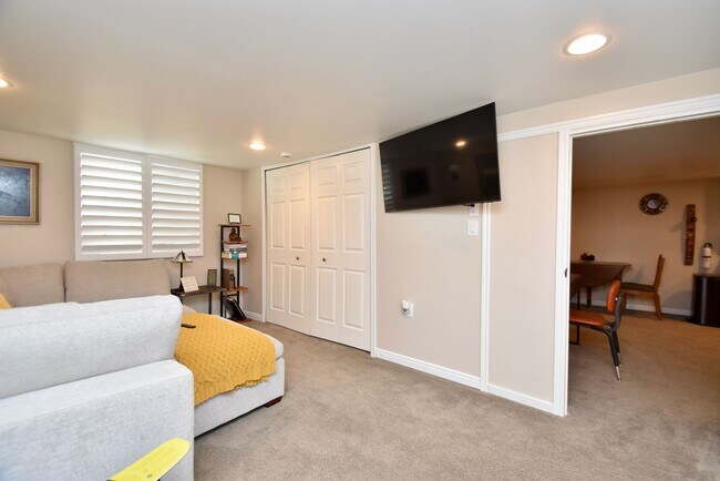 Building Photo - 2689 E Barbey Dr