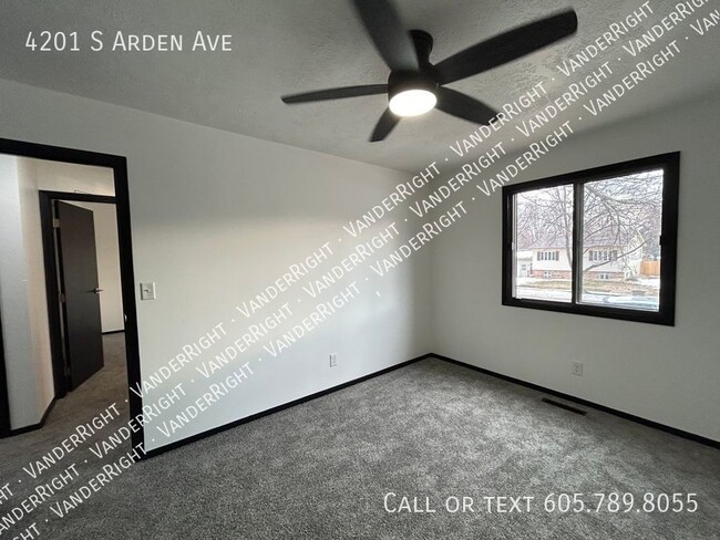 Building Photo - 4201 S Arden Ave