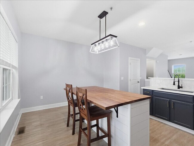 Building Photo - 1526 Brookstone Pl
