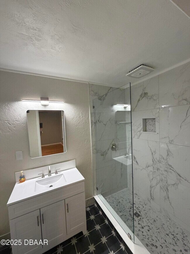 Building Photo - 117 Magnolia Dr