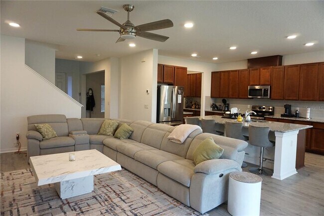 Building Photo - 5732 Newberry Pnes Ave