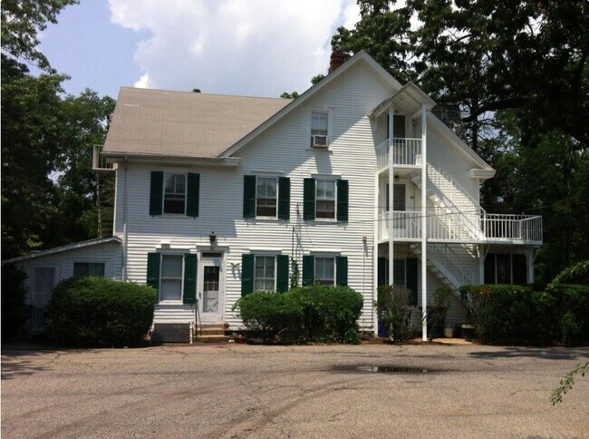 Building Photo - 443 Landing St