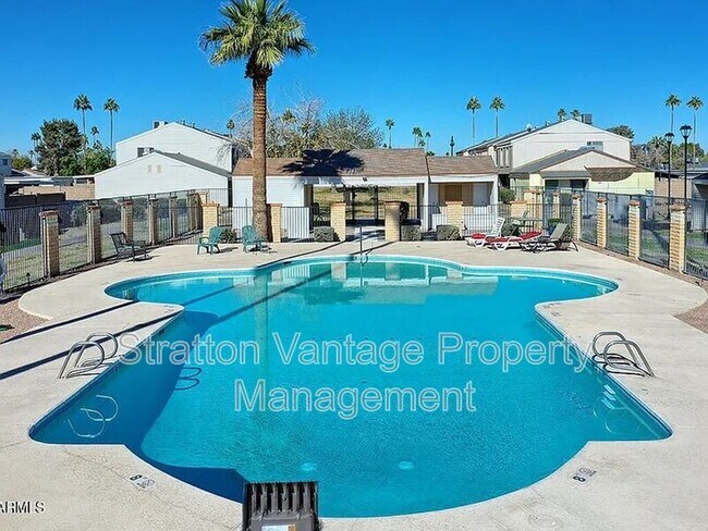 Building Photo - 6526 S McAllister Ave