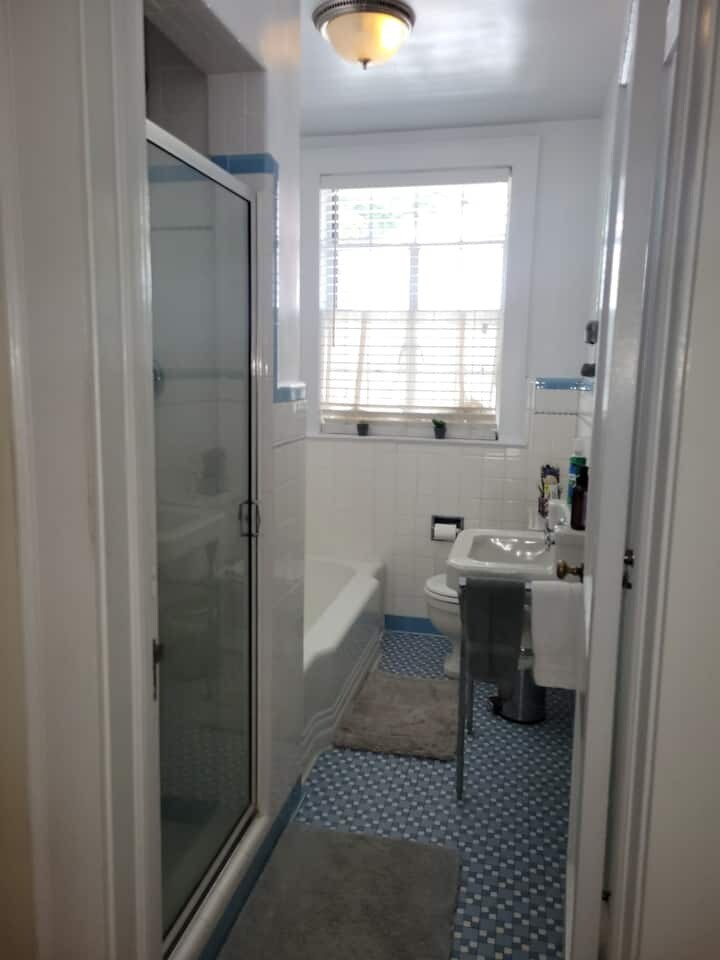 Building Photo - 2116 Market St