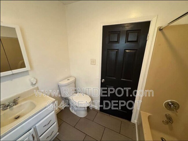 Building Photo - 1013 N 2nd Ave