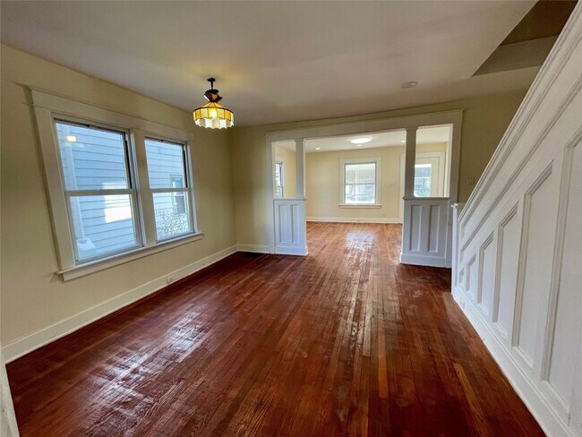 Building Photo - 417 Adams Ave