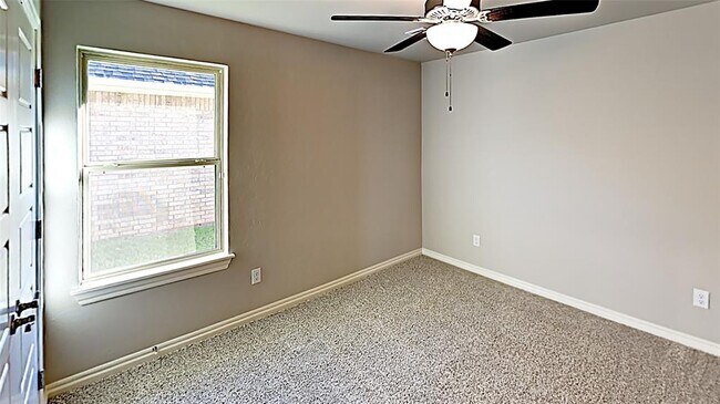 Building Photo - 2409 Ryder Dr