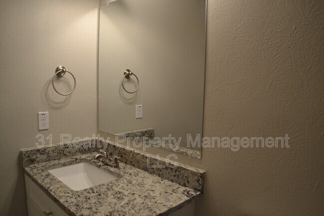 Building Photo - 2311 Eastgate Dr