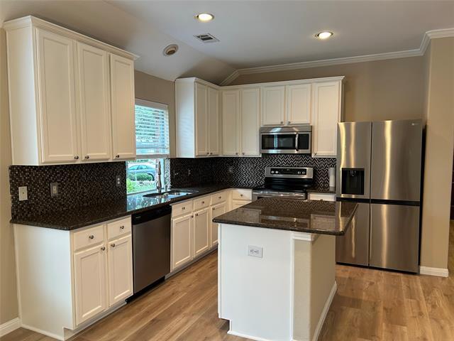 Building Photo - 11905 Stephenville Dr