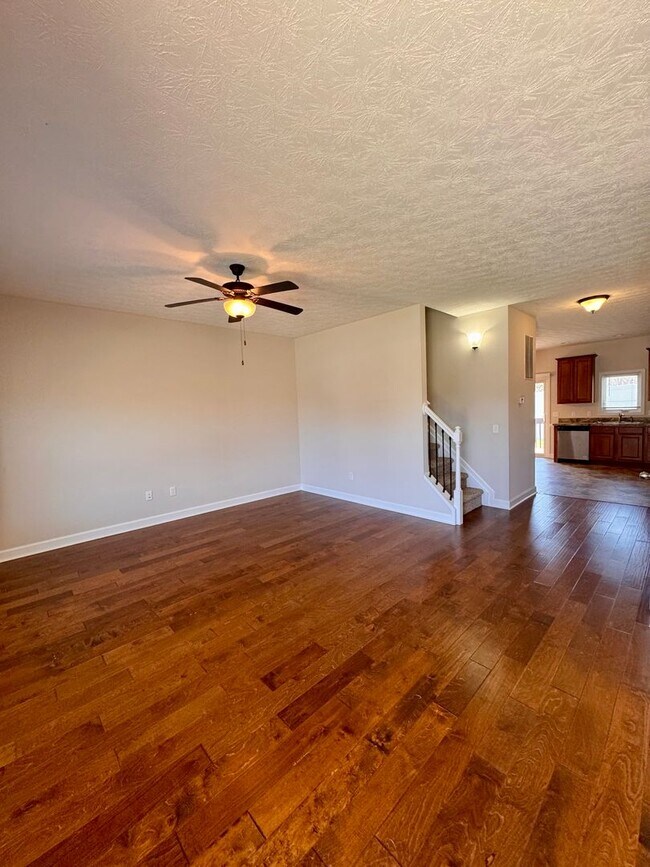 Building Photo - Townhouse for Rent in Cedar Point